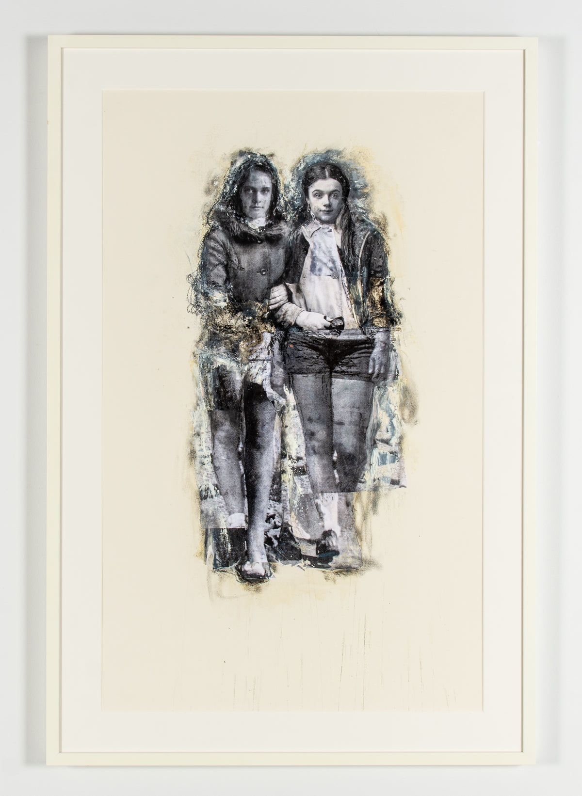 Angela Grossmann, Girls Walking, 2007. Two girls holding each other's arms, rendered in black and white with abstract smudges around them against a white background.