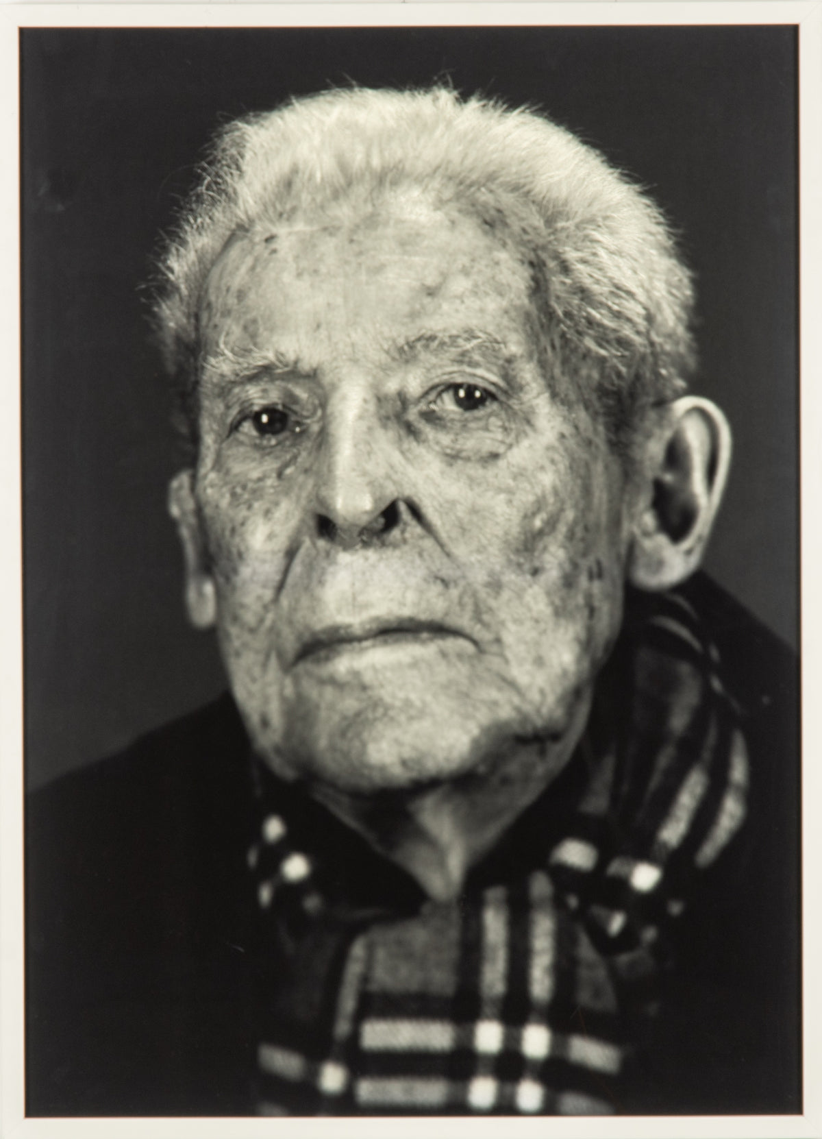 Victor John Penner, Gordon Smith, 2015. A black and white portrait of Gordon Smith.